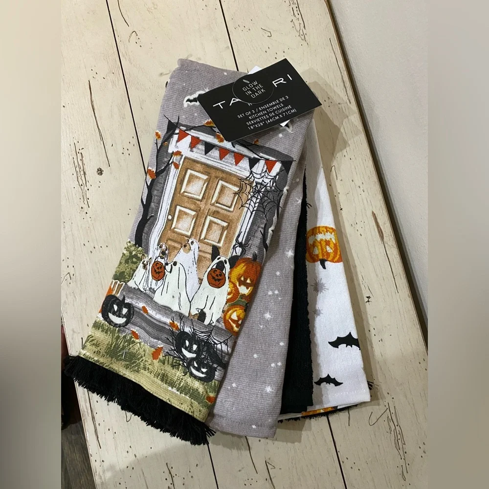 Tahari Home Halloween Glow in the Dark Kitchen Towels Trio - Brand New!